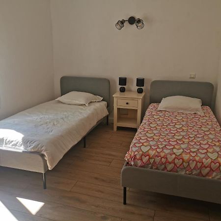 La Suite Du Beffroi Malaucene Bagian luar foto