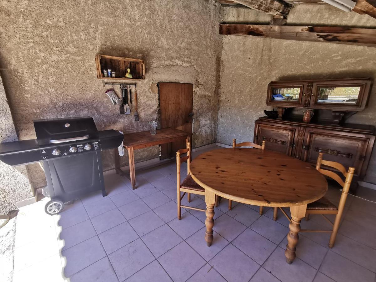 La Suite Du Beffroi Malaucene Bagian luar foto