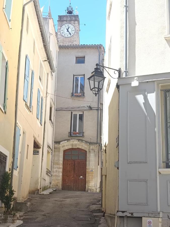 La Suite Du Beffroi Malaucene Bagian luar foto